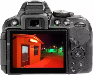 دوربین نیکون D5300 بدنه